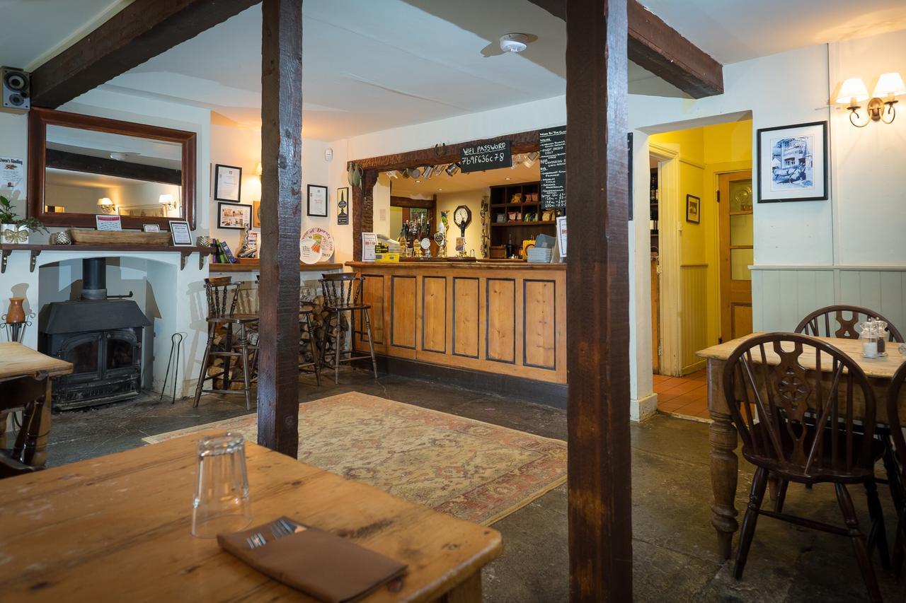 The Chetnole Inn Exteriör bild