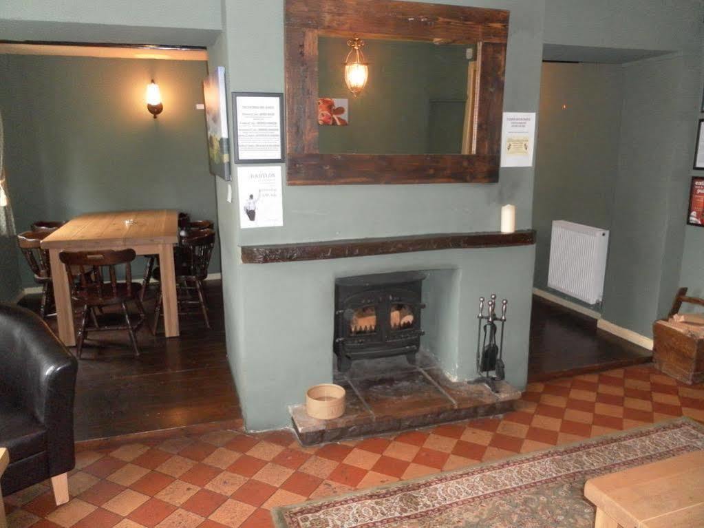 The Chetnole Inn Exteriör bild