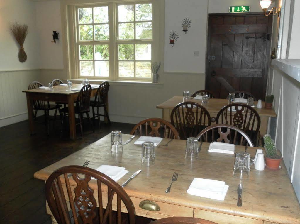 The Chetnole Inn Exteriör bild